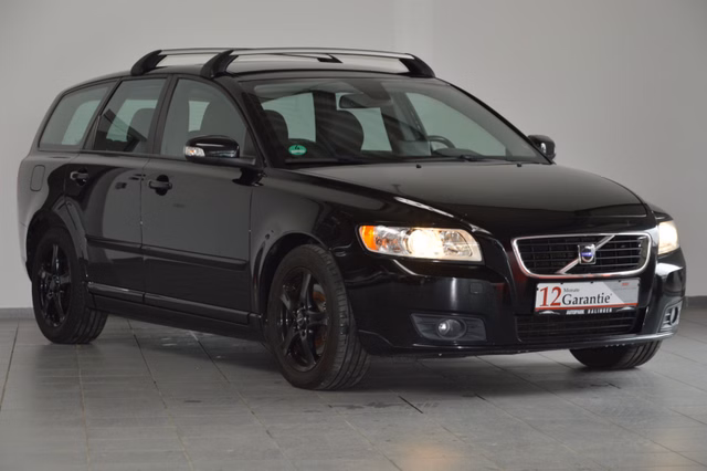 Volvo V 50 Kombi 2.0 D Momentum |NAVI|KLIMA|Scheckheft Gebrauchtwagen Kaufen | EZ 02/2008 | Preis 3.490 €