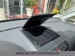 Volkswagen Touran Highline*2.HAND*KLIMA*NAVI*TEMPO*AHK*SHZ* - bilder 17