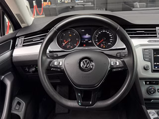 Volkswagen Passat Variant BlueMotion LED / PDC / ACC - foto 12