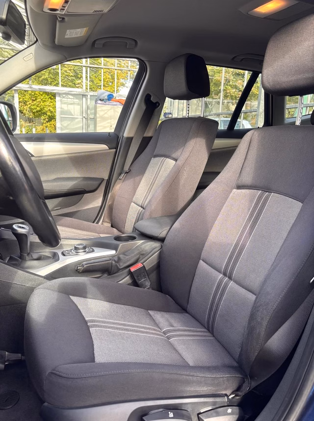 BMW X1 sDrive 20 d  SITZHEIZ./EINPARKHILFE - bilder 4