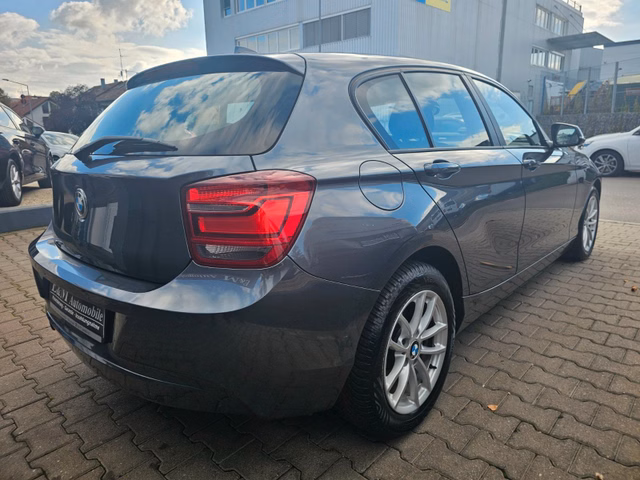 BMW 118 i*XENON*PDC*AHK*6.GANG*ALUFELGEN* - bilder 7