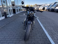 Daumennagel 9 - Triumph Bonneville Bobber MY26 Kurven-ABS