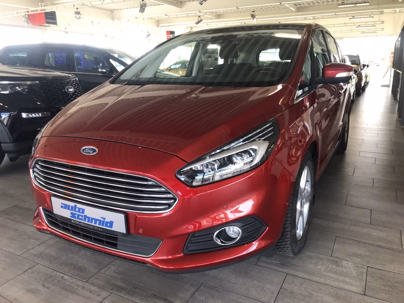 Ford S-Max Titanium