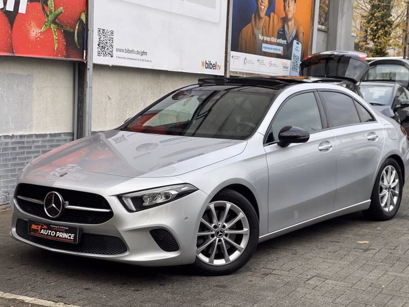 Mercedes-Benz A 220 4MATIC AMG LINE+ PANO+ LED+ WIDESCREEN+ KAMERA+ AUTOMULTIBEAM+ PDC+ 1 HAND