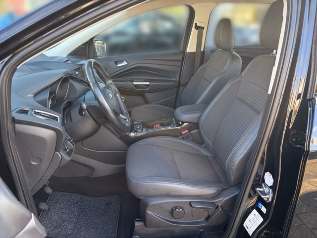 Ford Kuga Titanium +NAVI+AHK+WINTERPAKET+ - foto 6
