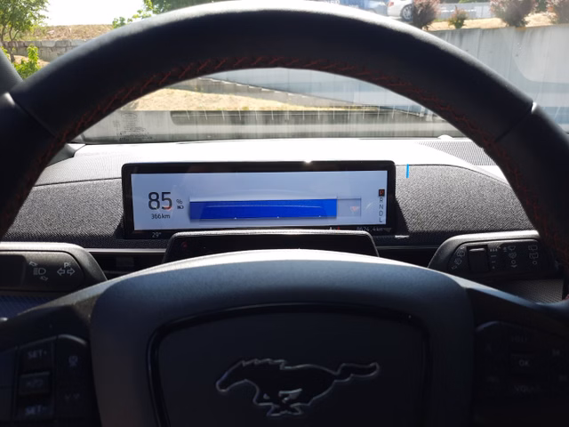 Ford Mustang Mach-E AWD ExtendedRange+NAVI+PANO+ACC+KAMERA+PDC - bilder 7