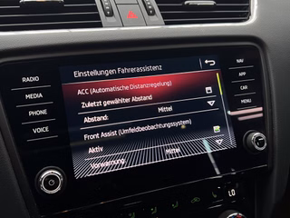 Skoda Octavia Combi V-RS 245 / PANO / ACC / LED / LANE-ASSIST / FRONT-ASSIST - foto 27