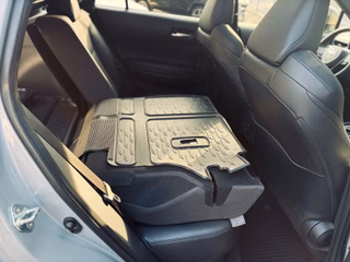Toyota Corolla Cross Hybrid FWD Lounge+Leder+Pano+AHK+ - bilder 14