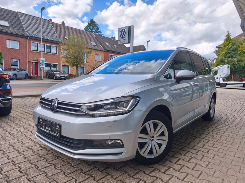 Volkswagen Touran Highline 7-Sitzer AHK,NAV,KAM,ACC