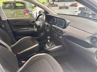 Hyundai i10 Trend  PDC SHZ CarPlay/Android 1.Hand - photo 16